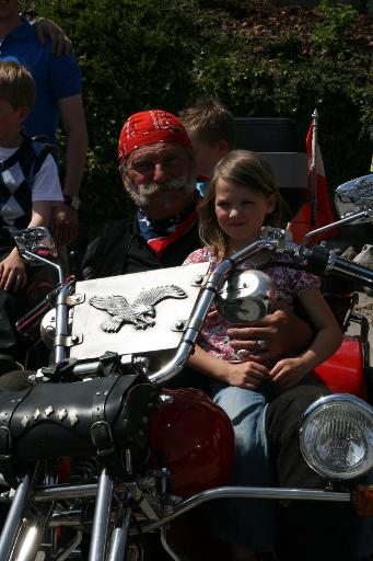 Rollin' Toys-Biker helfen Kindern-Tour 2011